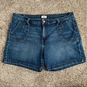 Levi 515 Women’s Denim Mid Length Shorts